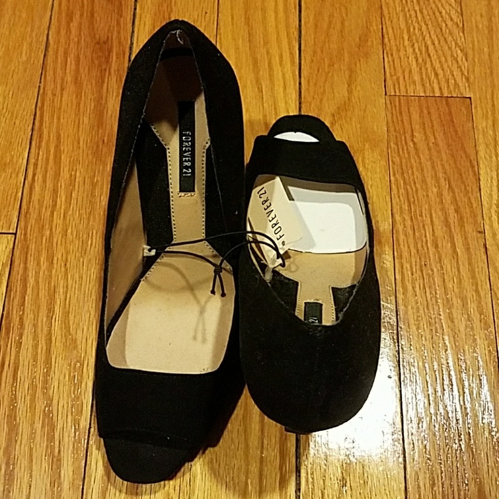 NTW Forever21 Black seude pump wedges size 6